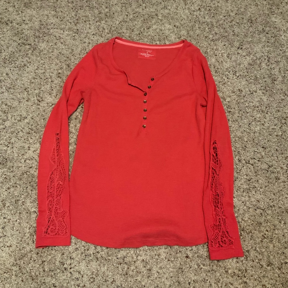 Sonoma long sleeve top-lace design on arms